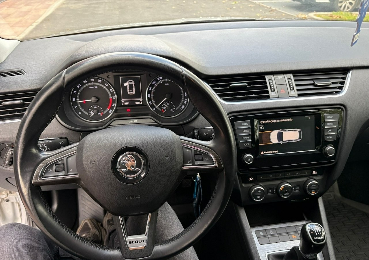 PKW Skoda Octavia III Skoda Octavia 4X4 Scout 2.0 TDI -150KM Model 2017 Bezwypadkowa FV 23: das Bild 17