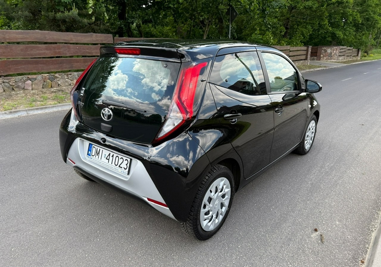 Toyota Aygo II Toyota Aygo 1.0-16V Klima Salon PL 24651km Model 2021 - Schrägheck: das Bild 4 Toyota Aygo II Toyota Aygo 1.0-16V Klima Salon PL 24651km Model 2021 - Schrägheck: das Bild 4