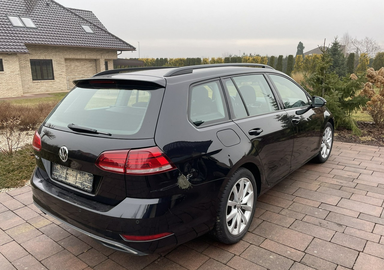 Volkswagen Golf VIII Volkswagen Golf VII 1.0 -115KM TSI 39482km Comfortline Model 2021 - PKW: das Bild 2 Volkswagen Golf VIII Volkswagen Golf VII 1.0 -115KM TSI 39482km Comfortline Model 2021 - PKW: das Bild 2