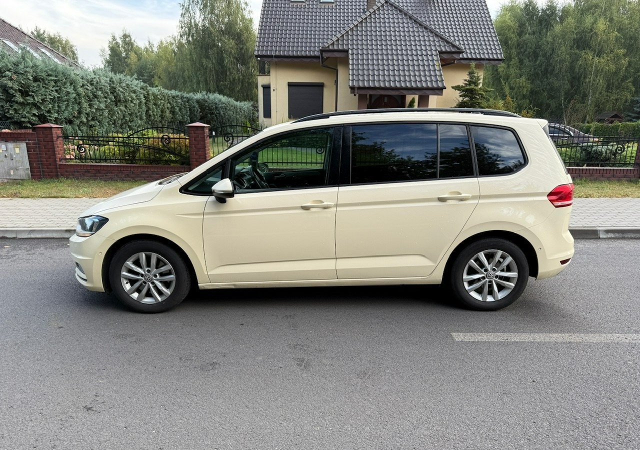 Volkswagen Touran III 2.0 TDI DSG 120 KM Automat 7osobowy Klima Skóra Full Serwis 2020 - Kombi: das Bild 5 Volkswagen Touran III 2.0 TDI DSG 120 KM Automat 7osobowy Klima Skóra Full Serwis 2020 - Kombi: das Bild 5