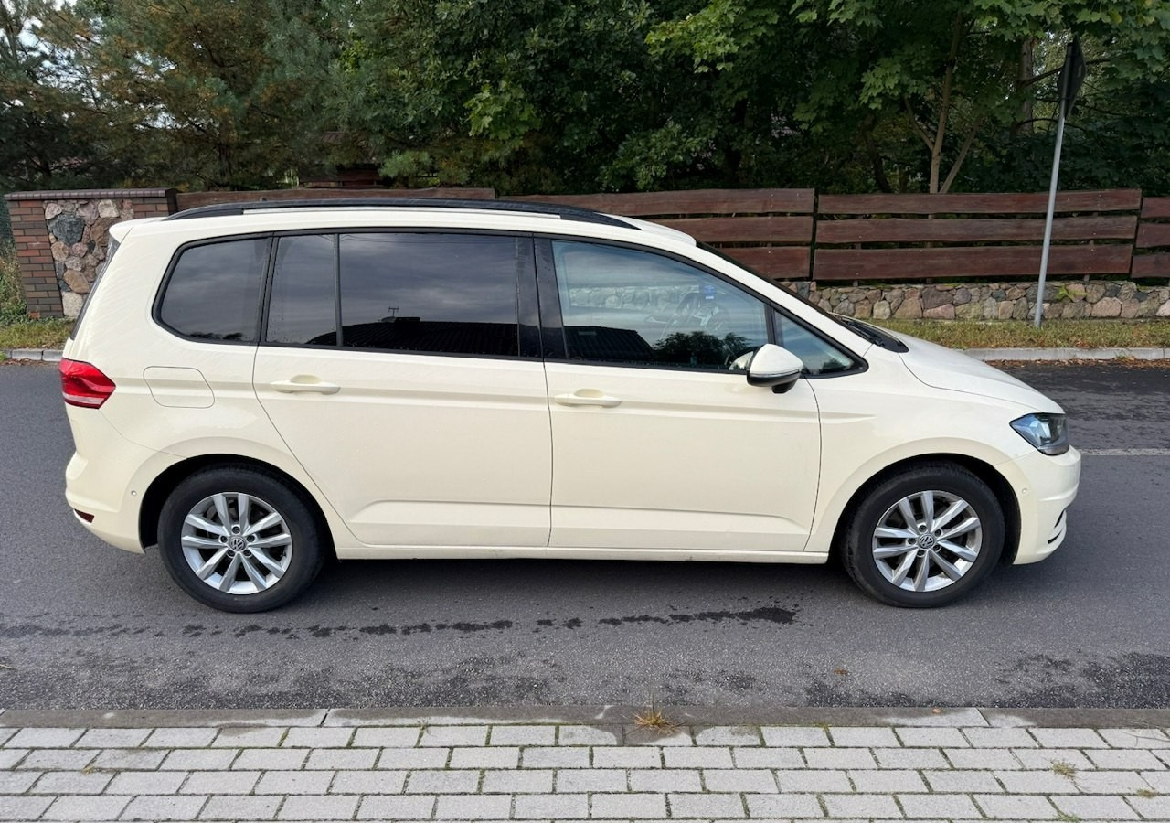 Volkswagen Touran III 2.0 TDI DSG 120 KM Automat 7osobowy Klima Skóra Full Serwis 2020 - Kombi: das Bild 2 Volkswagen Touran III 2.0 TDI DSG 120 KM Automat 7osobowy Klima Skóra Full Serwis 2020 - Kombi: das Bild 2