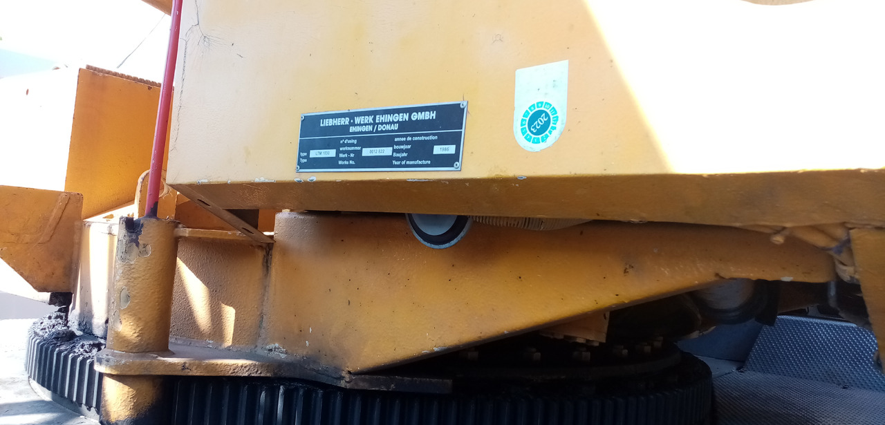 LIEBHERR LTM 1030 - Baumaschine: das Bild 2 LIEBHERR LTM 1030 - Baumaschine: das Bild 2