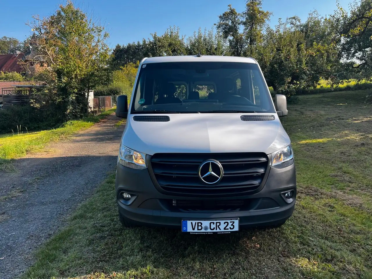 Mercedes-Benz Sprinter 215 KOMBI TOURER DACHKLIMA 9-SITZE - Kleinbus, Personentransporter: das Bild 2 Mercedes-Benz Sprinter 215 KOMBI TOURER DACHKLIMA 9-SITZE - Kleinbus, Personentransporter: das Bild 2