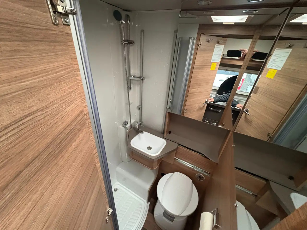 Teilintegriertes Wohnmobil neu kaufen Volkswagen PEPPER 600MEG: das Bild 8 Teilintegriertes Wohnmobil neu kaufen Volkswagen PEPPER 600MEG: das Bild 8