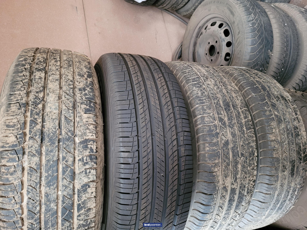 Div winterbanden met velgen 2x setje kia sorento 1x setje volvo xc 60 - Komplettrad für PKW: das Bild 4 Div winterbanden met velgen 2x setje kia sorento 1x setje volvo xc 60 - Komplettrad für PKW: das Bild 4