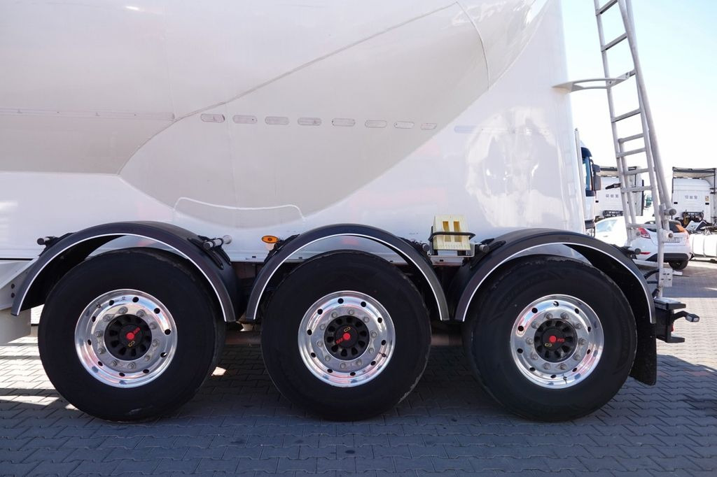 Siloauflieger Legras CEMENTONACZEPA / 3 KOMORY / 38 000 L / SILOS Legras CEMENTONACZEPA / 3 KOMORY / 38 000 L / SILOS: das Bild 11 Siloauflieger Legras CEMENTONACZEPA / 3 KOMORY / 38 000 L / SILOS Legras CEMENTONACZEPA / 3 KOMORY / 38 000 L / SILOS: das Bild 11