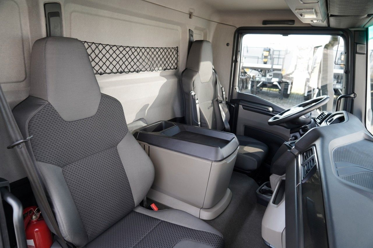 Koffer LKW MAN TGL 12.250 / SOLÓWKA / KONTENER 8 M / WINDA / BO: das Bild 37 Koffer LKW MAN TGL 12.250 / SOLÓWKA / KONTENER 8 M / WINDA / BO: das Bild 37