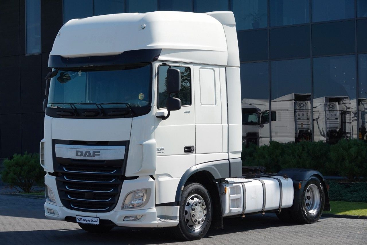 DAF XF 460 / MANUAL / STANDARD / SUPER SPACE CAB - Sattelzugmaschine: das Bild 2 DAF XF 460 / MANUAL / STANDARD / SUPER SPACE CAB - Sattelzugmaschine: das Bild 2