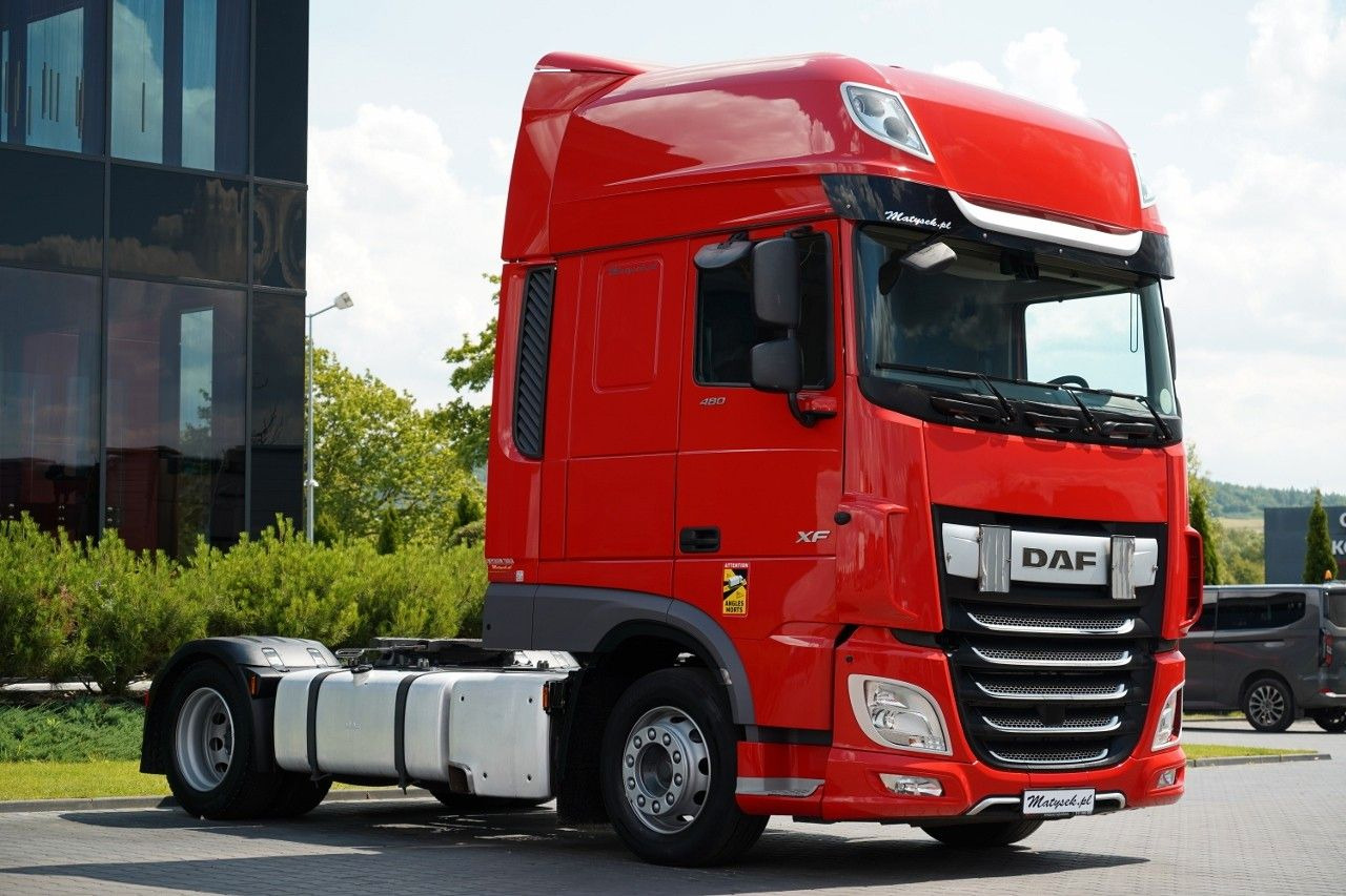 DAF XF 480 / LOW DECK / MEGA / 2021 / SSC / PO ZŁOTY - Sattelzugmaschine: das Bild 1 DAF XF 480 / LOW DECK / MEGA / 2021 / SSC / PO ZŁOTY - Sattelzugmaschine: das Bild 1