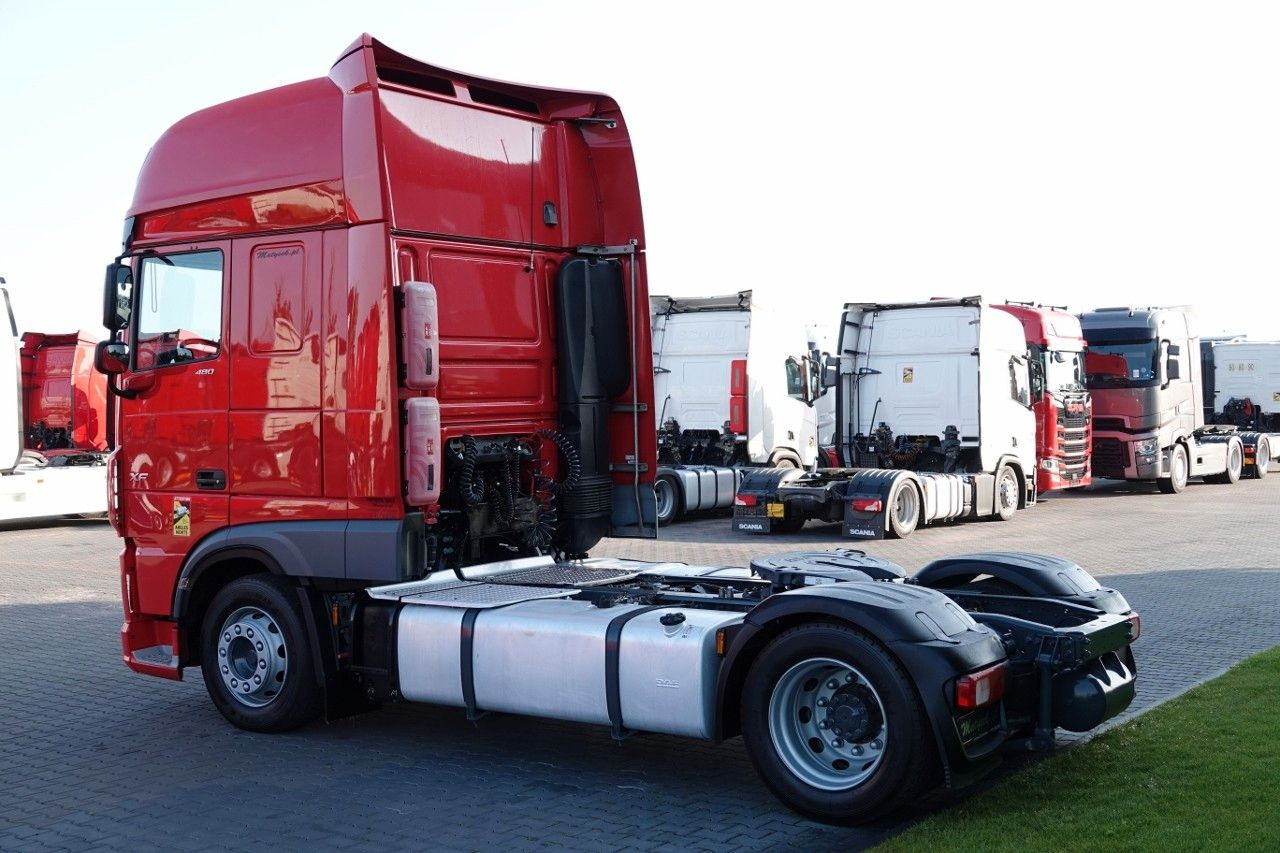 DAF XF 480 / LOW DECK / MEGA / 2021 / SSC / PO ZŁOTY - Sattelzugmaschine: das Bild 4 DAF XF 480 / LOW DECK / MEGA / 2021 / SSC / PO ZŁOTY - Sattelzugmaschine: das Bild 4