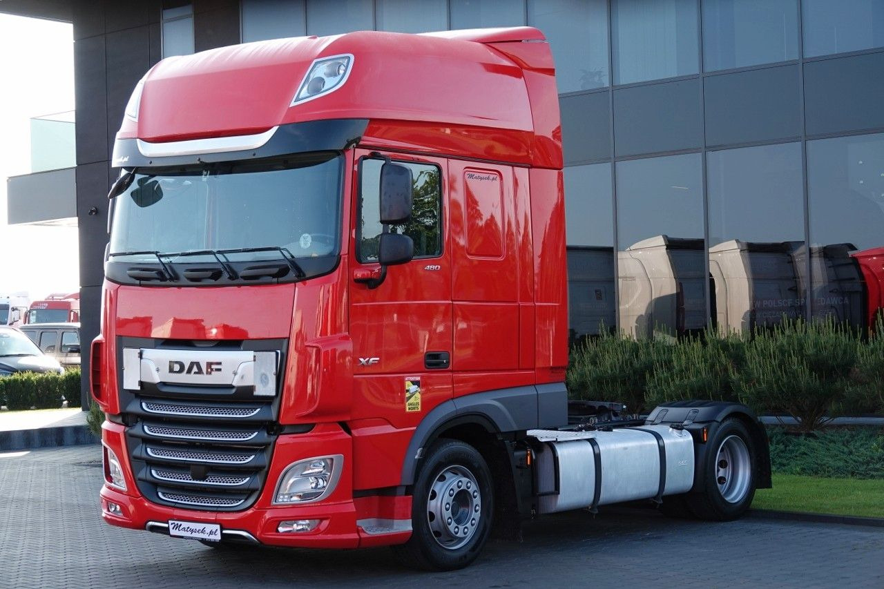 DAF XF 480 / LOW DECK / MEGA / 2021 / SSC / PO ZŁOTY - Sattelzugmaschine: das Bild 2 DAF XF 480 / LOW DECK / MEGA / 2021 / SSC / PO ZŁOTY - Sattelzugmaschine: das Bild 2