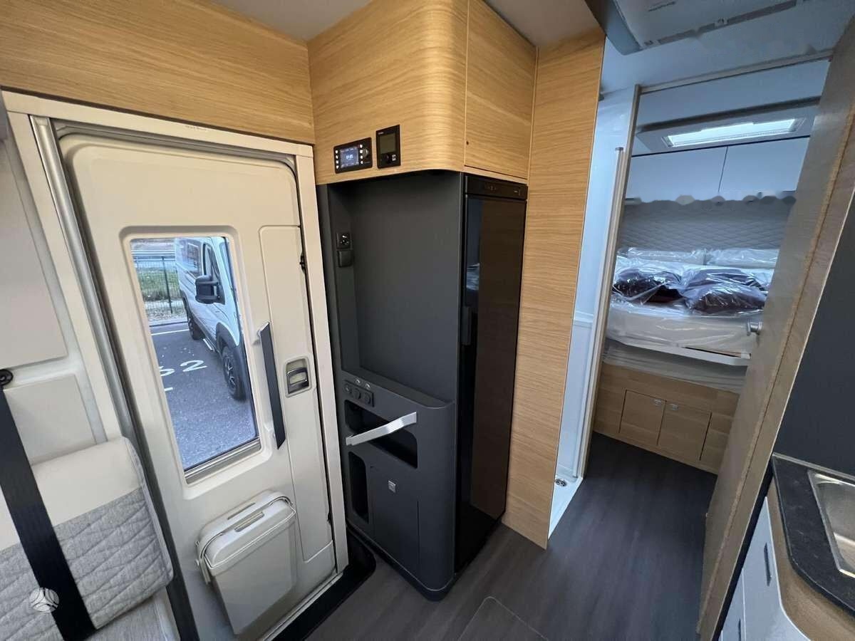 Integriertes Wohnmobil neu kaufen Adria Sonic Plus 700DC: das Bild 7