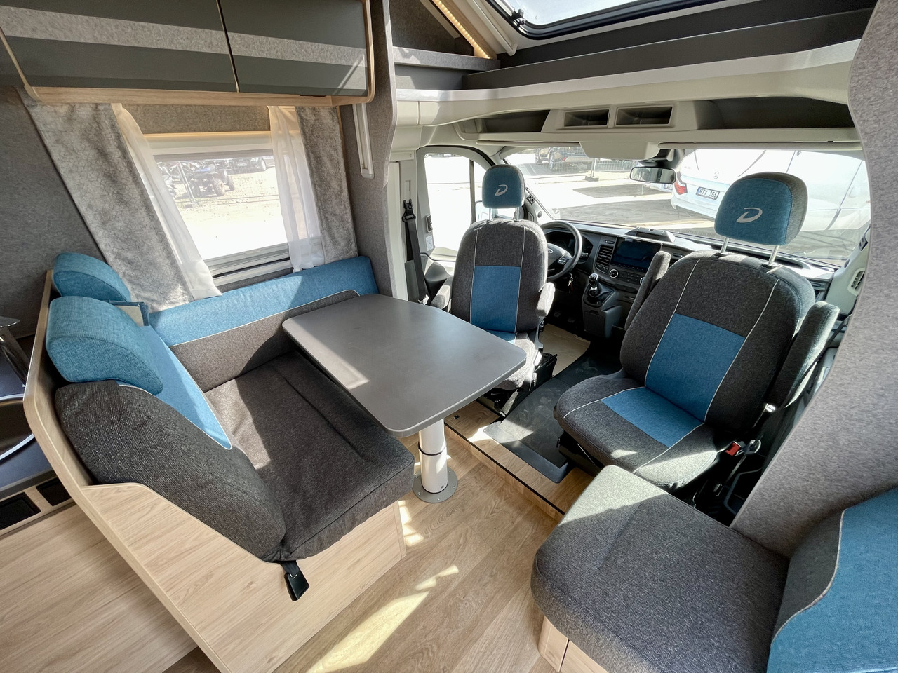 Teilintegriertes Wohnmobil DETHLEFFS Just Go T7055 EB: das Bild 8