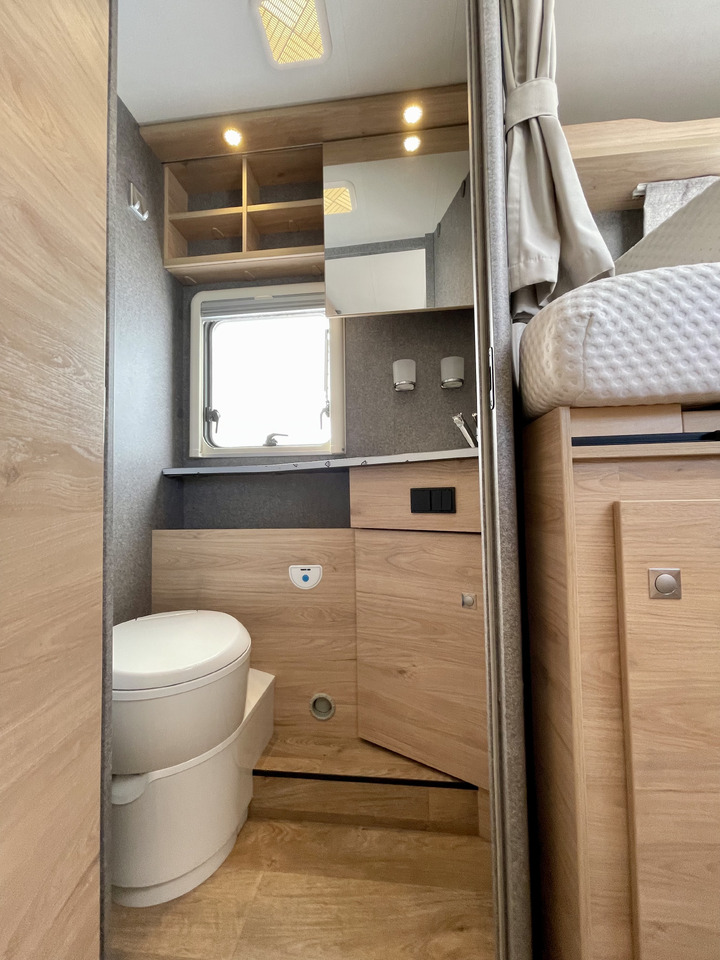 Teilintegriertes Wohnmobil DETHLEFFS Just Go T7055 EB: das Bild 17