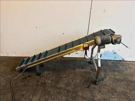 NNP Flighted elevator conveyor - Fördertechnik: das Bild 1 NNP Flighted elevator conveyor - Fördertechnik: das Bild 1