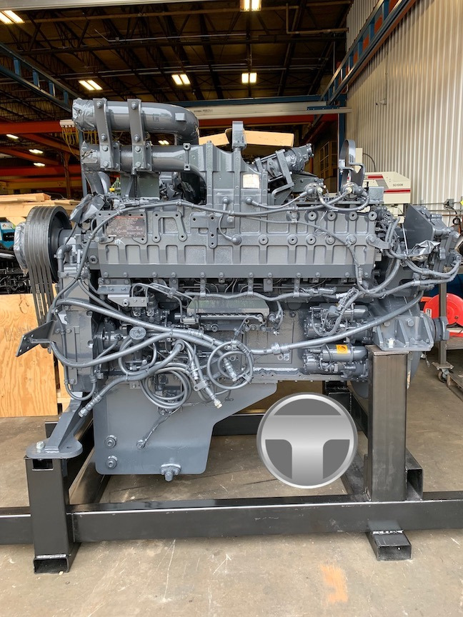 Komatsu SAA12V140E-3 - Motor: das Bild 1 Komatsu SAA12V140E-3 - Motor: das Bild 1