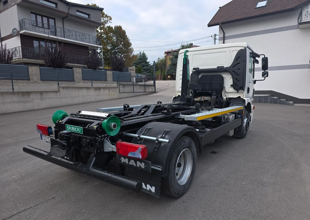 MAN TGM 12.290 - Abrollkipper: das Bild 3 MAN TGM 12.290 - Abrollkipper: das Bild 3