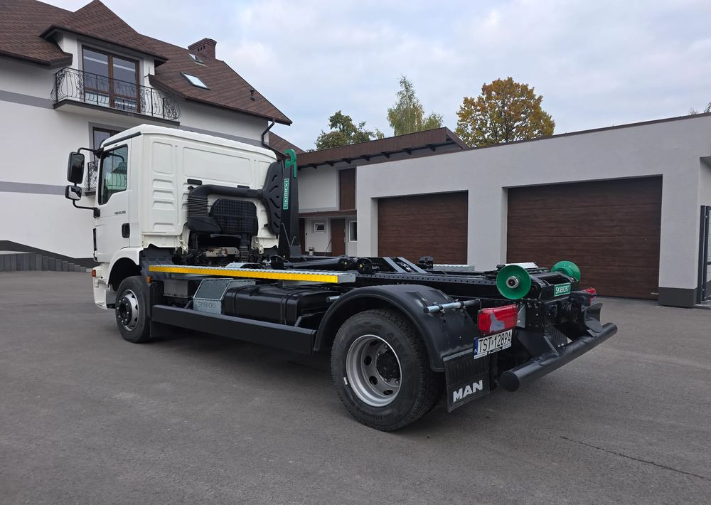 MAN TGM 12.290 - Abrollkipper: das Bild 4 MAN TGM 12.290 - Abrollkipper: das Bild 4