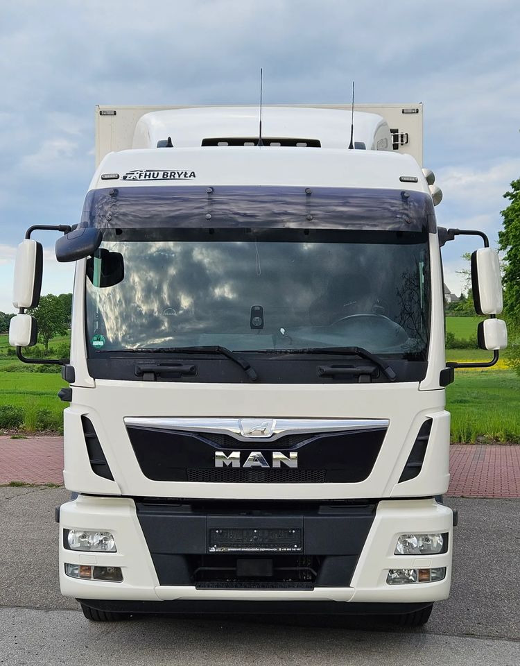 MAN TGM 15.290/IZOTERMA/WINDA/CHŁODNIA/KONTENER/17PALET/E6/OGRZEWANA IZOTERMA/SPROWADZONY/AUTOMAT/SYPIALKA/PIERWSZY WŁAŚCICIEL - Kühlkoffer LKW: das Bild 5 MAN TGM 15.290/IZOTERMA/WINDA/CHŁODNIA/KONTENER/17PALET/E6/OGRZEWANA IZOTERMA/SPROWADZONY/AUTOMAT/SYPIALKA/PIERWSZY WŁAŚCICIEL - Kühlkoffer LKW: das Bild 5