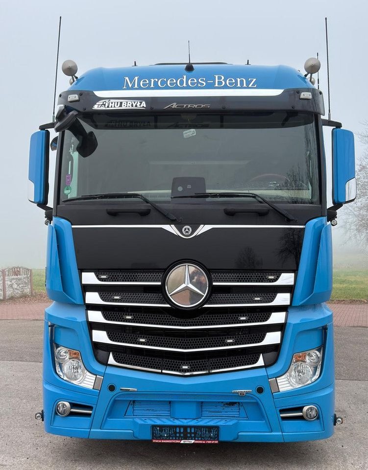Mercedes-Benz ACTROS 1833 / FIRANKA/ WINDA / NOWY TACHOGRAF G2V2 / NOWE OPONY / 19PALET / 8TON ŁADOWNOŚCI / AUTOMAT / DUŻY SILNIK / SYPIALKA / SERWISOWANY / 2018 / JAK NOWY / - Plane LKW: das Bild 3 Mercedes-Benz ACTROS 1833 / FIRANKA/ WINDA / NOWY TACHOGRAF G2V2 / NOWE OPONY / 19PALET / 8TON ŁADOWNOŚCI / AUTOMAT / DUŻY SILNIK / SYPIALKA / SERWISOWANY / 2018 / JAK NOWY / - Plane LKW: das Bild 3