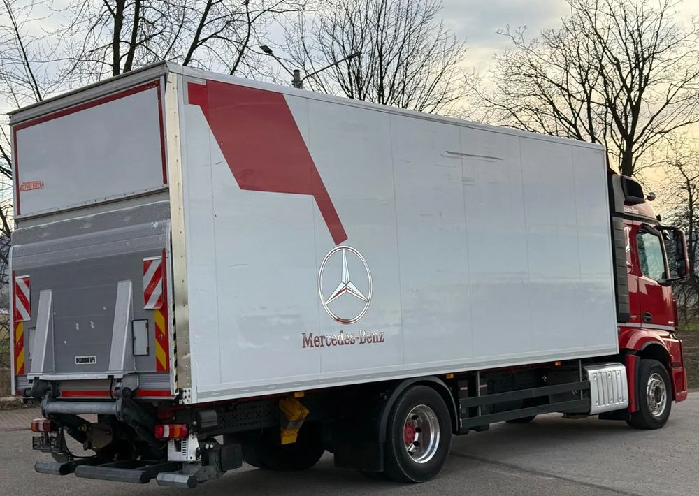 Mercedes-Benz ACTROS 1846/1836/IZOTERMA/WINDA/DUŻY SILNIK/E6/SPROWADZONY/NISKI PRZEBIEG/KONTENER/18 PALET/ALUMINIOWE FELGI/SUPER STAN - Kühlkoffer LKW: das Bild 4 Mercedes-Benz ACTROS 1846/1836/IZOTERMA/WINDA/DUŻY SILNIK/E6/SPROWADZONY/NISKI PRZEBIEG/KONTENER/18 PALET/ALUMINIOWE FELGI/SUPER STAN - Kühlkoffer LKW: das Bild 4