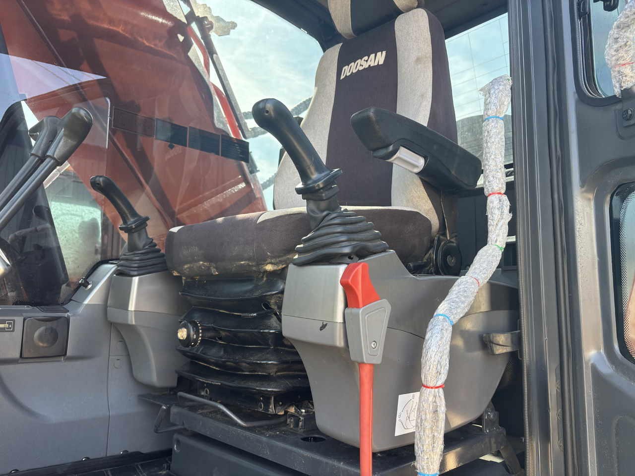DOOSAN Korea imports doosan DX225 - Kettenbagger: das Bild 5 DOOSAN Korea imports doosan DX225 - Kettenbagger: das Bild 5