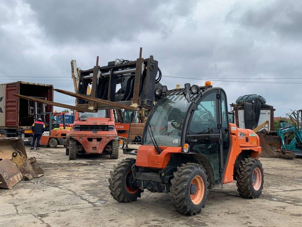 Ausa T 204 H - Teleskoplader: das Bild 2 Ausa T 204 H - Teleskoplader: das Bild 2