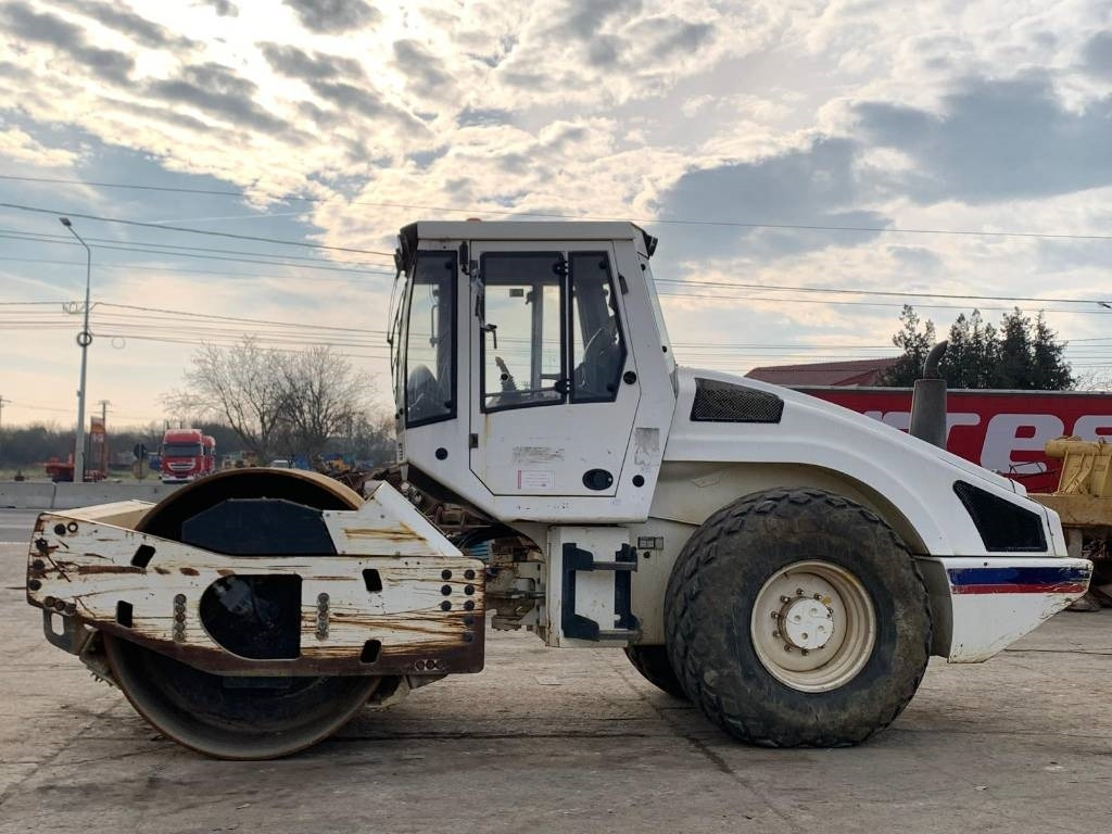 Bomag BW 213 D H-4 - Walzenzug: das Bild 5 Bomag BW 213 D H-4 - Walzenzug: das Bild 5