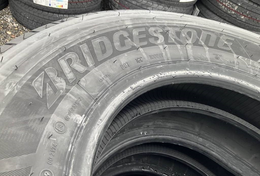 Bridgestone Duravis 215/70 R15C TYRES - Reifen für LKW: das Bild 2 Bridgestone Duravis 215/70 R15C TYRES - Reifen für LKW: das Bild 2