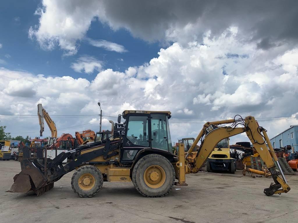 CAT 442 D - Baggerlader: das Bild 2 CAT 442 D - Baggerlader: das Bild 2