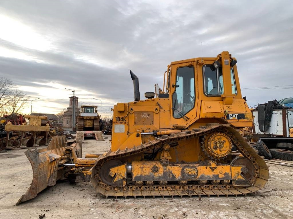 CAT D 4 H LGP II - Bulldozer: das Bild 2 CAT D 4 H LGP II - Bulldozer: das Bild 2