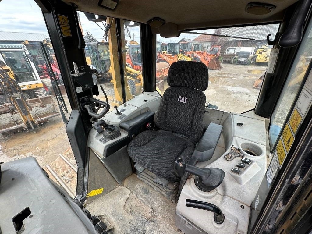 Bulldozer CAT D 6 N LGP: das Bild 13