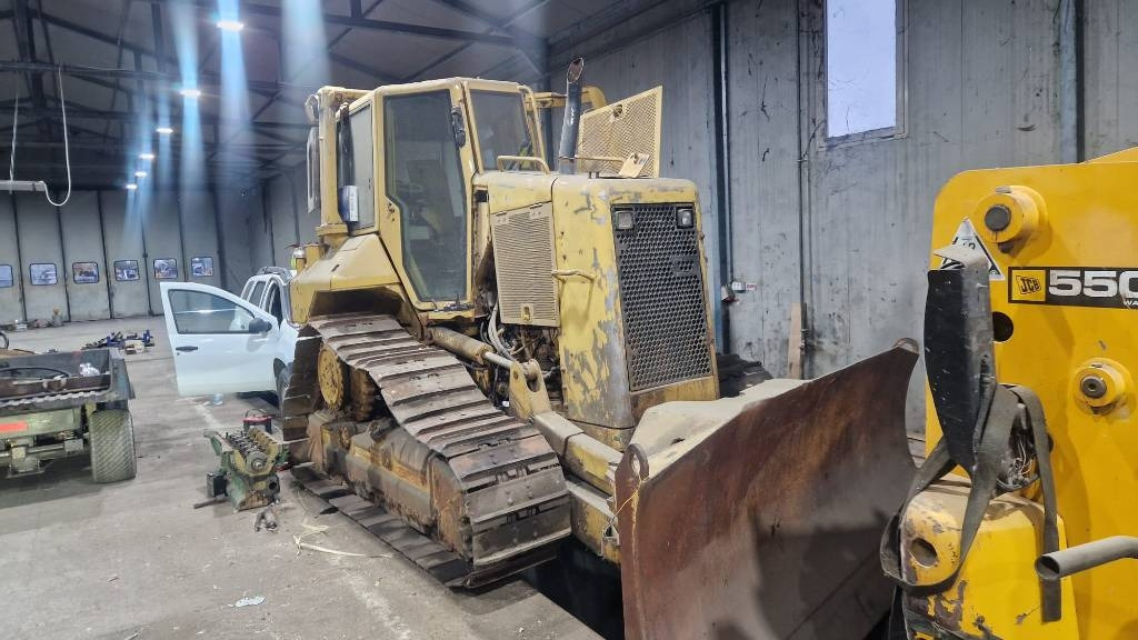 CAT D5 FOR PARTS - Bulldozer: das Bild 1 CAT D5 FOR PARTS - Bulldozer: das Bild 1
