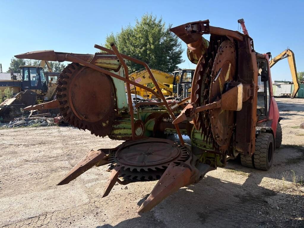 Claas RU 450 Claas RU 450 - Feldhäcksler: das Bild 2 Claas RU 450 Claas RU 450 - Feldhäcksler: das Bild 2