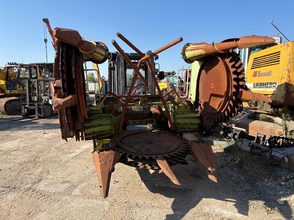 Claas RU 450 Claas RU 450 - Feldhäcksler: das Bild 3 Claas RU 450 Claas RU 450 - Feldhäcksler: das Bild 3