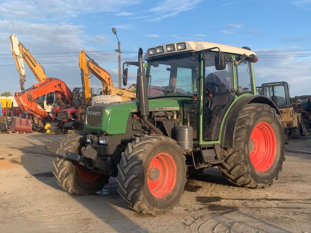 Fendt 209S - Traktor: das Bild 2 Fendt 209S - Traktor: das Bild 2