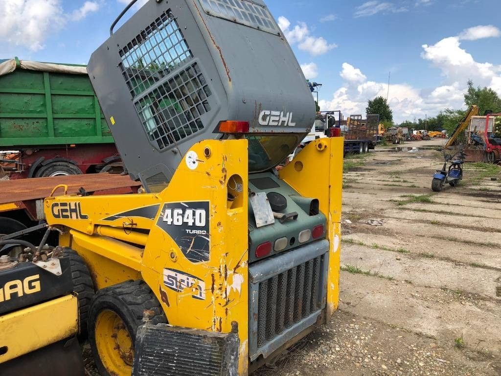 Gehl 4640 FOR PARTS - Kompaktlader: das Bild 2 Gehl 4640 FOR PARTS - Kompaktlader: das Bild 2