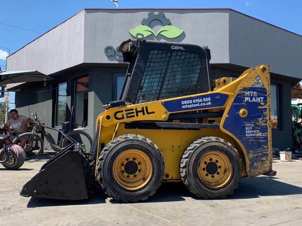 Gehl R 165 Gehl R 165 - Kompaktlader: das Bild 2 Gehl R 165 Gehl R 165 - Kompaktlader: das Bild 2