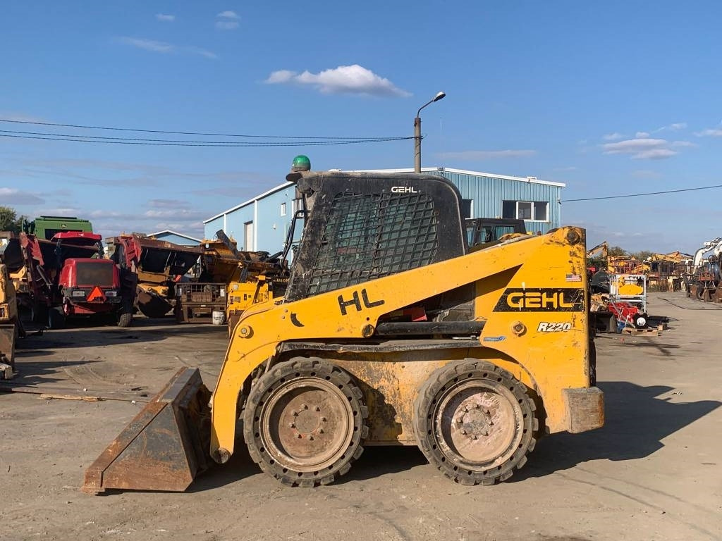 Gehl R 220 - Kompaktlader: das Bild 2 Gehl R 220 - Kompaktlader: das Bild 2