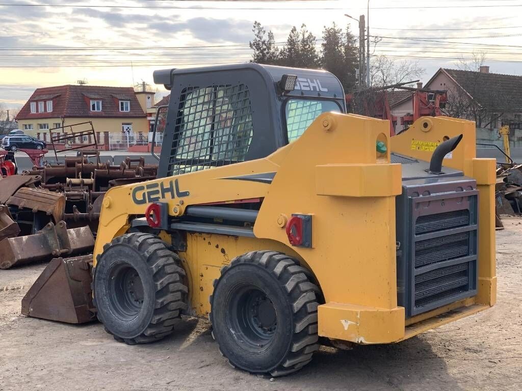 Gehl R 260 Gehl R 260 - Kompaktlader: das Bild 3 Gehl R 260 Gehl R 260 - Kompaktlader: das Bild 3