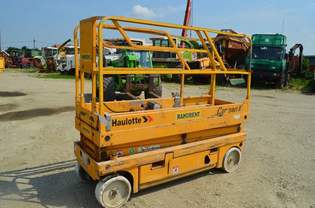 Haulotte Compact 8 - Scherenbühne: das Bild 1 Haulotte Compact 8 - Scherenbühne: das Bild 1