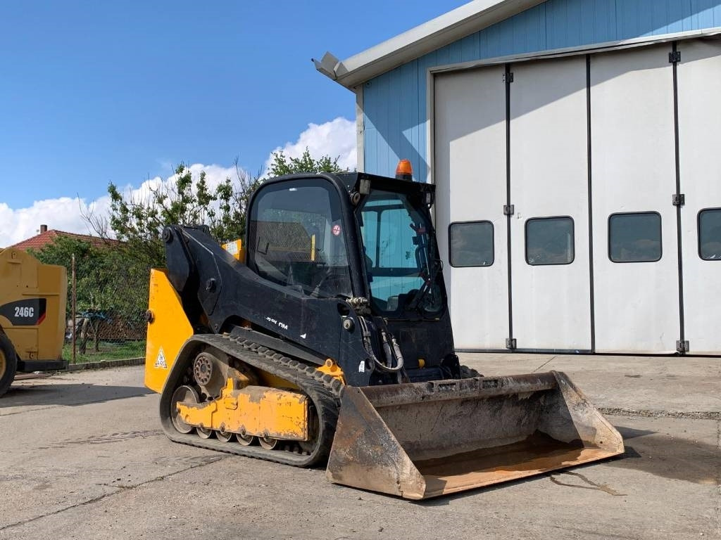 JCB 205 T T4 - Kompaktlader: das Bild 2 JCB 205 T T4 - Kompaktlader: das Bild 2