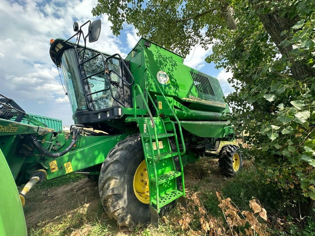 John Deere 1550 CWS - Mähdrescher: das Bild 2 John Deere 1550 CWS - Mähdrescher: das Bild 2