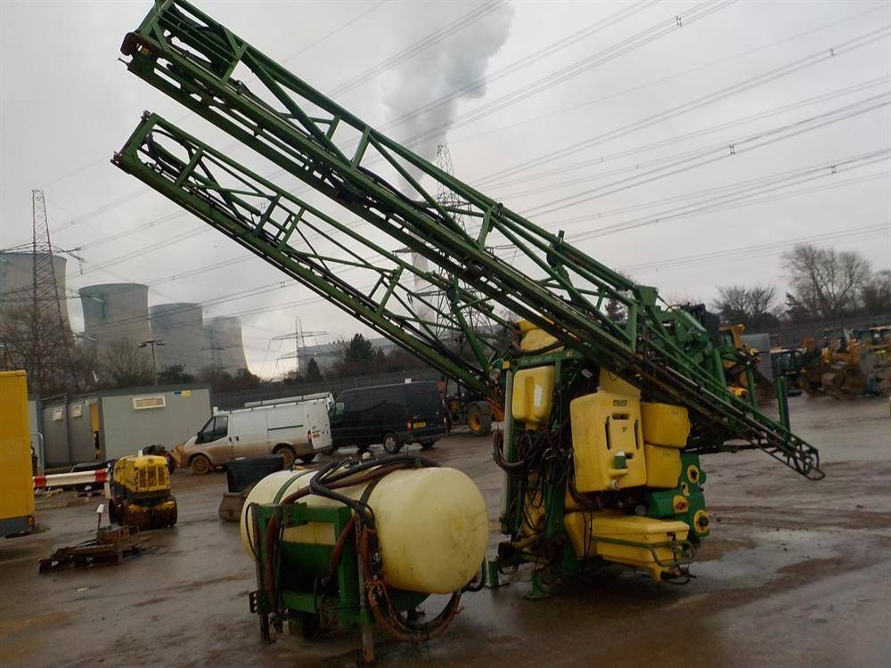 John Deere 510 - Anbauspritze: das Bild 1 John Deere 510 - Anbauspritze: das Bild 1
