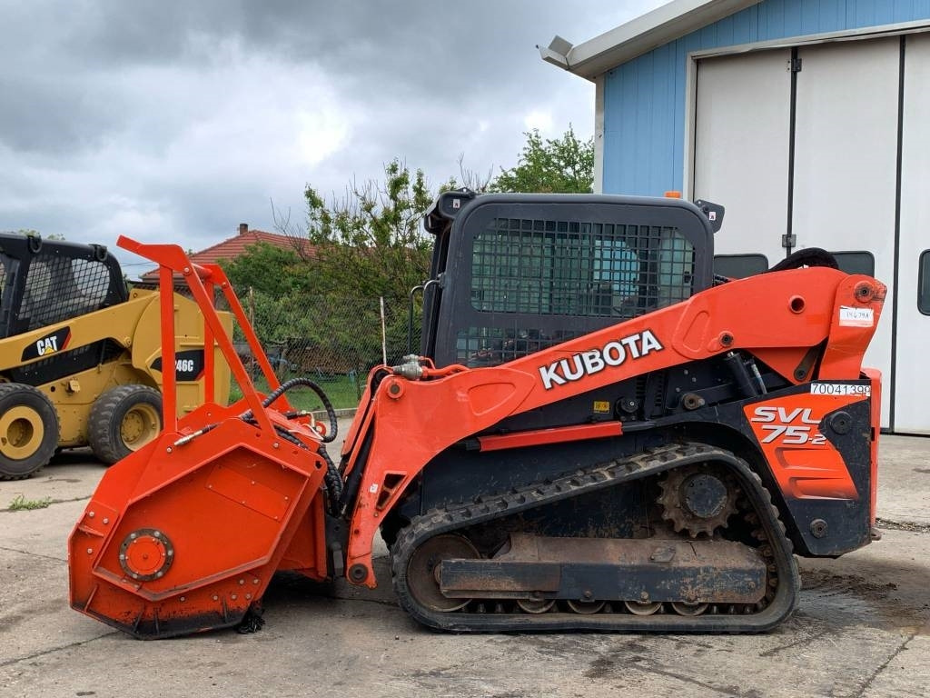Kubota SVL 75-2+Topcat SSFM81 - Kompaktlader: das Bild 3 Kubota SVL 75-2+Topcat SSFM81 - Kompaktlader: das Bild 3