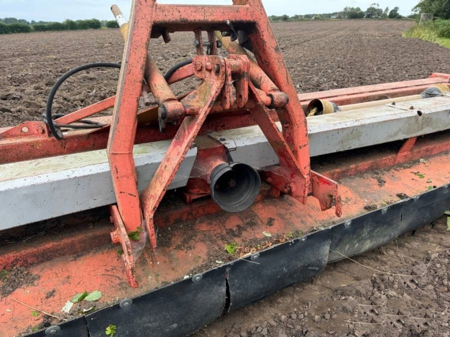 Kuhn 6 - Pflug: das Bild 4 Kuhn 6 - Pflug: das Bild 4