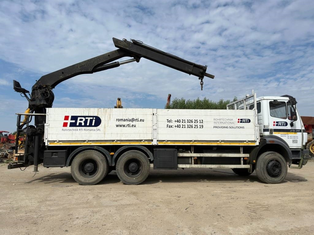 Mercedes-Benz 2531 - Autokran, Pritsche LKW: das Bild 2 Mercedes-Benz 2531 - Autokran, Pritsche LKW: das Bild 2