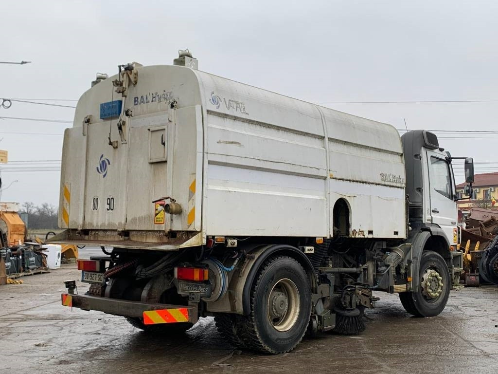 Mercedes-Benz Axor 1829 - Kehrmaschine: das Bild 4 Mercedes-Benz Axor 1829 - Kehrmaschine: das Bild 4