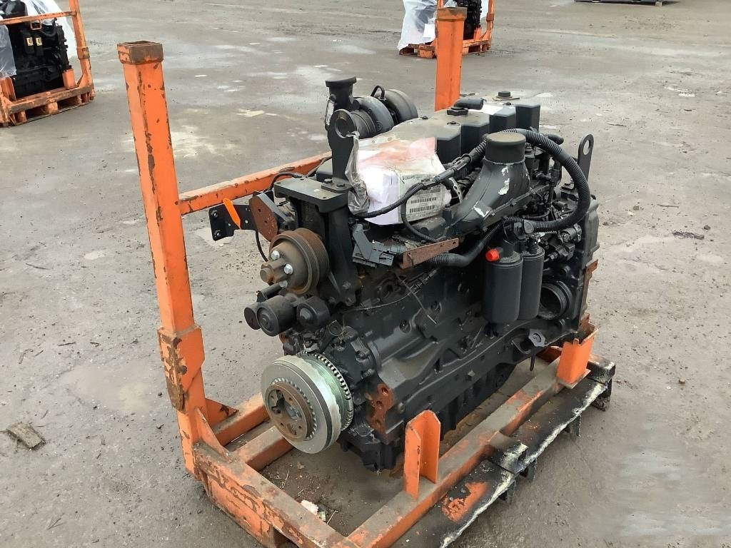 New Holland F4DE9687J*J100 - Motor für Baumaschine: das Bild 1 New Holland F4DE9687J*J100 - Motor für Baumaschine: das Bild 1