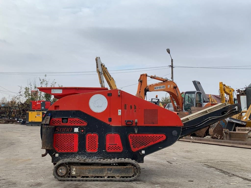 Red Rhino 5000 - Mobile Brechanlage: das Bild 5 Red Rhino 5000 - Mobile Brechanlage: das Bild 5